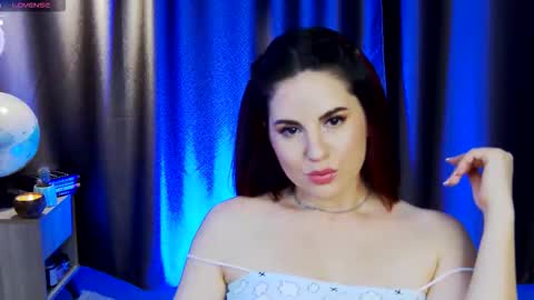 Snapshot of mystique_girl_ chatting on January 31, 7:11 pm Angeline online show from January 31, 7:11 pm