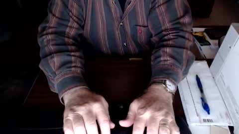 Snapshot of mytimeyourtimeourtime chatting on October 27, 8:24 pm ItsTime online show from October 27, 8:24 pm