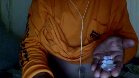 str8 dom alphaAsian Daddy type. sorry not bi or  curious but i dont judgediscrimenate. online show from January 31, 12:18 pm