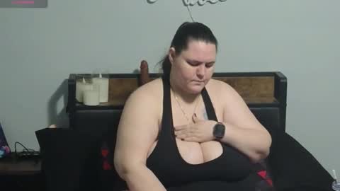 Snapshot of mzjuicybootay2169 chatting on May 15, 11:06 am Mzjuicybootay online show from May 15, 11:06 am