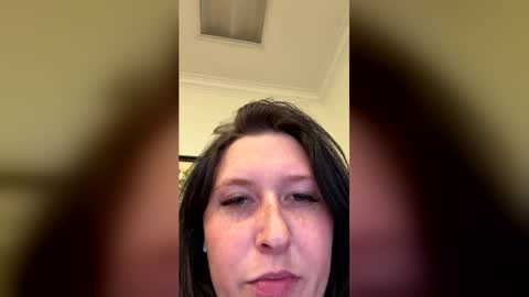 n0rmalgurl online show from May 12, 7:33 pm