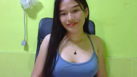 Snapshot of n3ssa chatting on November 21, 10:47 am nessa online show from November 21, 10:47 am