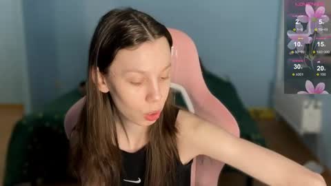 Snapshot of na_prikole_ chatting on December 17, 3:56 am Vanessa and Julia online show from December 17, 3:56 am