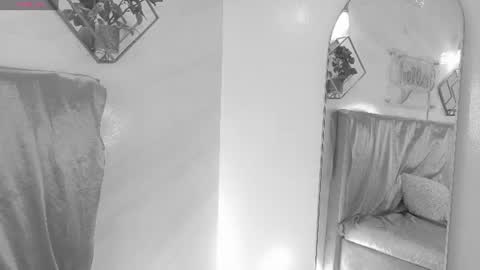 Snapshot of naamah_b chatting on June 18, 2:43 pm naamah_b online show from June 18, 2:43 pm