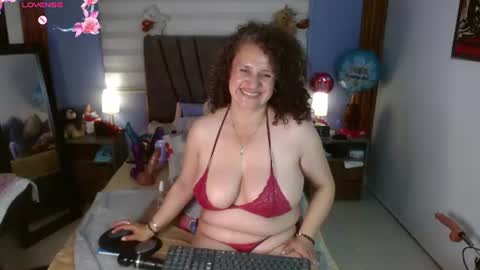 Snapshot of nadia_84 chatting on June 22, 7:22 pm nadia_84 online show from June 22, 7:22 pm