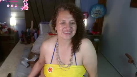 Snapshot of nadia_84 chatting on June 27, 12:10 pm nadia_84 online show from June 27, 12:10 pm