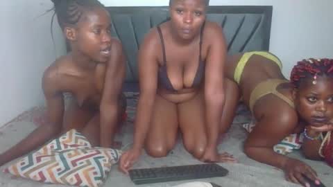 nadia_lisse online show from December 1, 9:31 pm