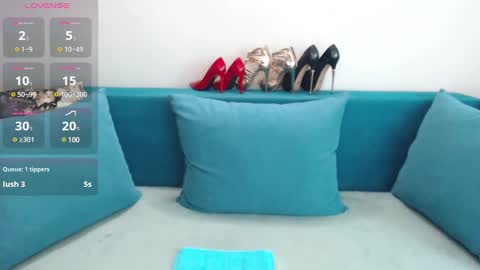 Snapshot of nadiafemdom chatting on December 10, 5:22 pm NadiaFemDom online show from December 10, 5:22 pm