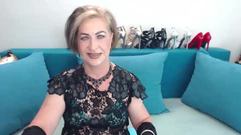 Snapshot of nadiafemdom chatting on September 29, 9:19 pm NadiaFemDom online show from September 29, 9:19 pm