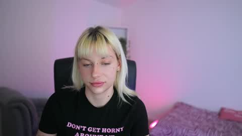 Nadia 18 online show from March 13, 7:20 pm