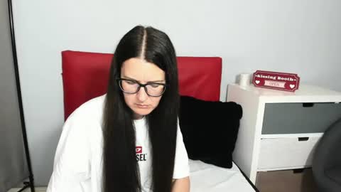nadiatrue online show from June 26, 5:39 pm