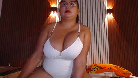 Nadia online show from May 2, 9:36 am