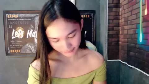 nadiestar online show from May 22, 1:02 am