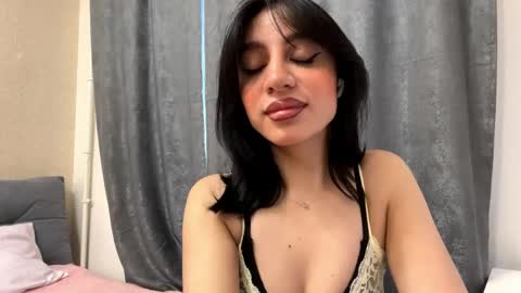 Snapshot of nadinevanni chatting on May 8, 1:16 pm Leya online show from May 8, 1:16 pm