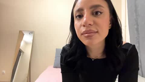 Snapshot of nadinevanni chatting on May 31, 6:09 pm Leya online show from May 31, 6:09 pm