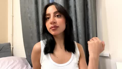 Snapshot of nadinevanni chatting on June 8, 4:18 pm Leya online show from June 8, 4:18 pm
