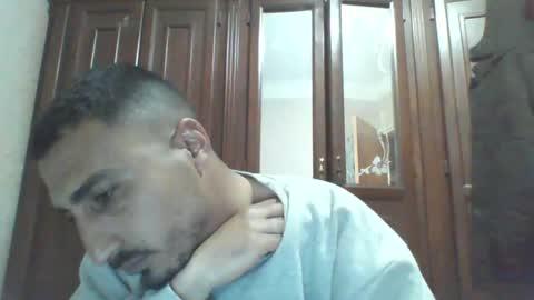 V online show from February 26, 7:05 pm