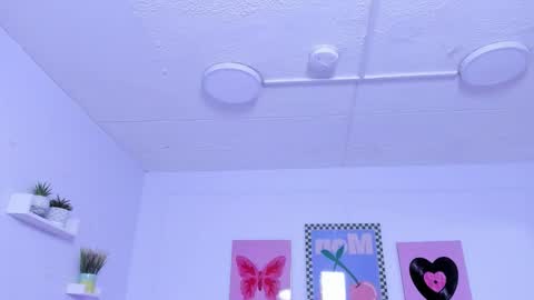 Naenia online show from November 30, 3:49 pm