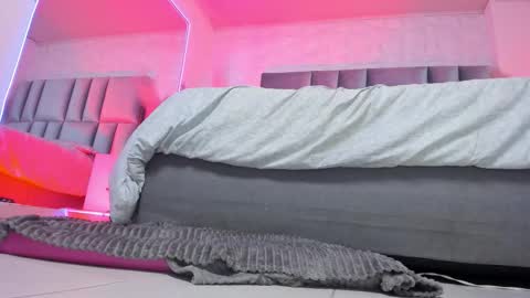 Snapshot of naeniademon_ chatting on February 20, 6:26 am Naenia online show from February 20, 6:26 am