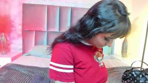 Snapshot of naeniademon_ chatting on February 24, 3:48 am Naenia online show from February 24, 3:48 am