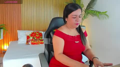 N A H I A online show from December 3, 12:14 pm