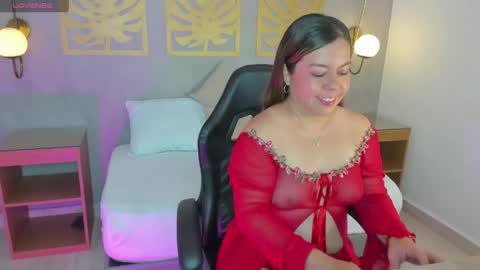 Snapshot of nahia_13 chatting on May 21, 2:18 am N A H I A online show from May 21, 2:18 am