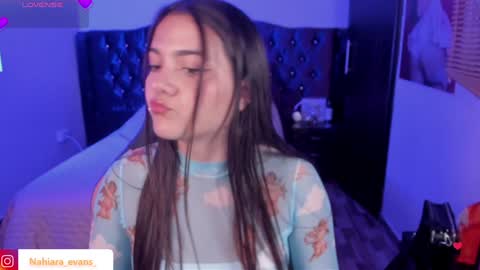 Snapshot of nahiara_evans_ chatting on February 4, 2:07 am NAHIARA EVANS online show from February 4, 2:07 am