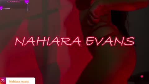 Snapshot of nahiara_evans_ chatting on October 21, 7:53 am NAHIARA EVANS online show from October 21, 7:53 am