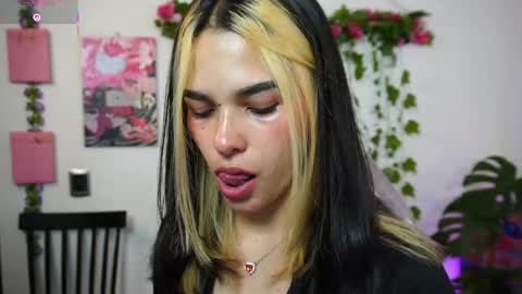 Naho  Sigueme en mis Redes Sociales Follow me on my social networks online show from May 6, 1:47 am