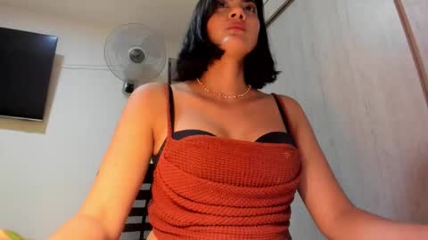 independent model online show from March 28, 6:07 pm