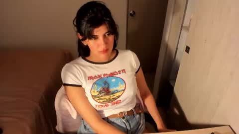 Snapshot of nahomi2021 chatting on July 7, 7:23 am independent model online show from July 7, 7:23 am
