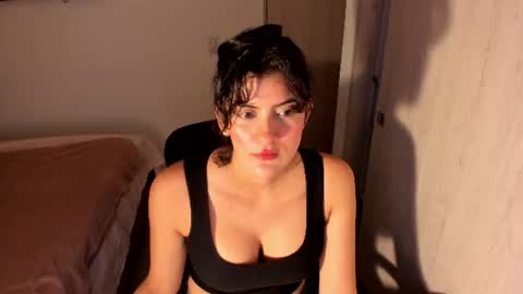 Snapshot of nahomi2021 chatting on July 20, 1:20 am independent model online show from July 20, 1:20 am