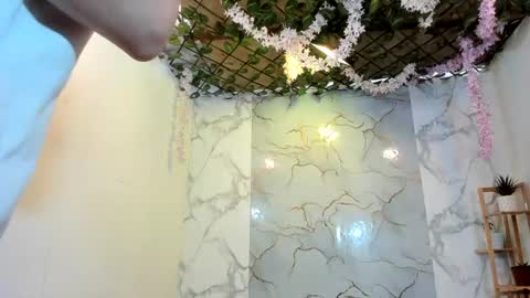 nahomi_hot2002 online show from June 21, 1:03 pm