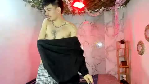 Snapshot of nahomi_hot2002 chatting on July 27, 1:18 pm nahomi_hot2002 online show from July 27, 1:18 pm