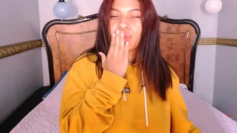 Snapshot of nahomi_tyler chatting on February 27, 6:40 am Nahomy online show from February 27, 6:40 am