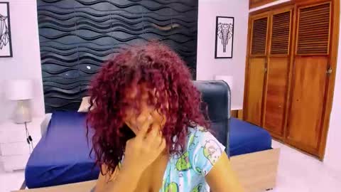 Snapshot of nahomi_tyler chatting on November 9, 9:24 pm Nahomy online show from November 9, 9:24 pm