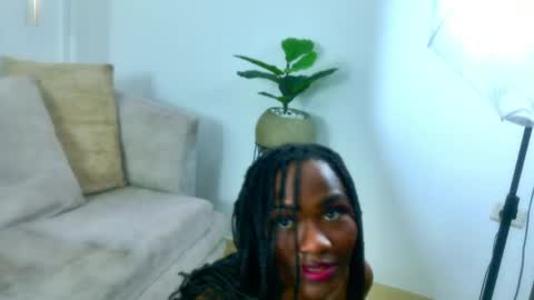 Nahomi online show from June 7, 1:15 pm