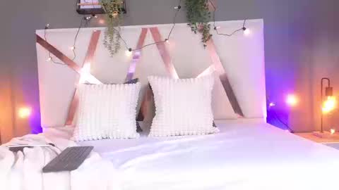  VICTORIA  online show from September 12, 7:47 pm