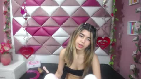 NahomiConnorr online show from January 8, 1:31 pm