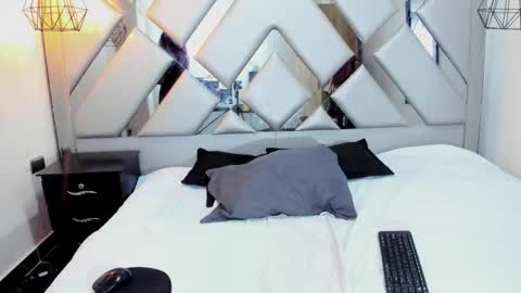 Nahomi  online show from October 5, 8:07 pm