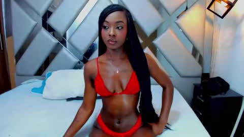 Snapshot of nahomii_hill chatting on July 5, 9:44 pm Nahomi online show from July 5, 9:44 pm