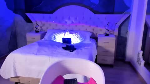 Nahomi online show from February 14, 4:37 am