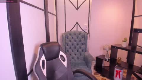 Nahomi online show from December 22, 4:20 am