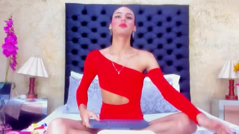 Nahomi  online show from January 14, 6:46 pm