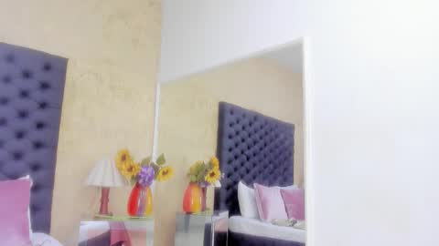 Nahomi  online show from March 10, 1:05 pm