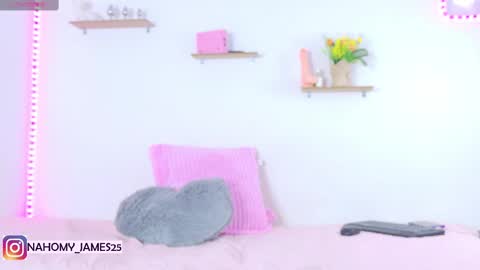 Snapshot of nahomy_james25 chatting on February 14, 6:08 pm nahomy_james25 online show from February 14, 6:08 pm