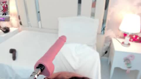 Nahomy Roberts online show from January 16, 8:40 am