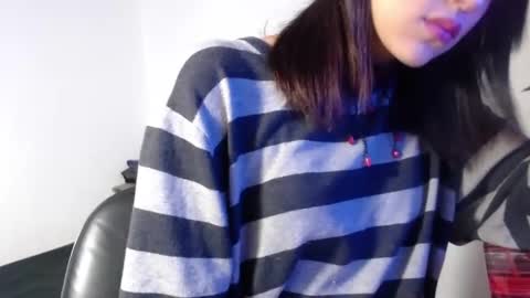 Snapshot of naiakit18 chatting on February 13, 6:48 pm naiakit18 online show from February 13, 6:48 pm