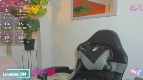 Snapshot of naiara30_ chatting on June 23, 7:56 pm N A I A R A online show from June 23, 7:56 pm