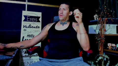 naider_1 online show from April 26, 4:32 am